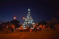 Se encendió el árbol de navidad de las 5 esquinas