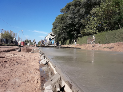 Avanza la Obra de Pavimento en la Av. 20 de Junio